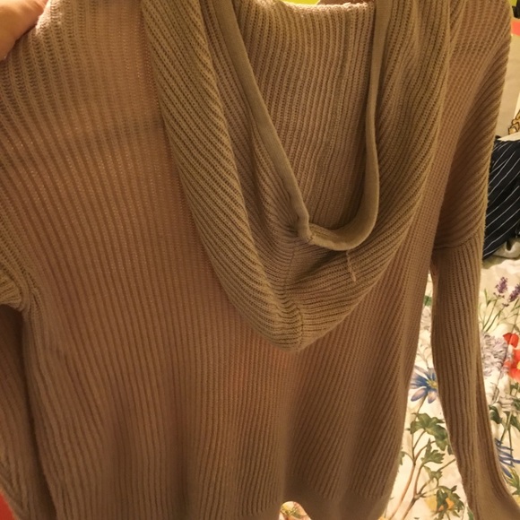 Garage sweater - Picture 3 of 3